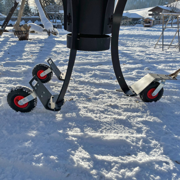 Major Grill mit Truck-Transporträdern im Schnee